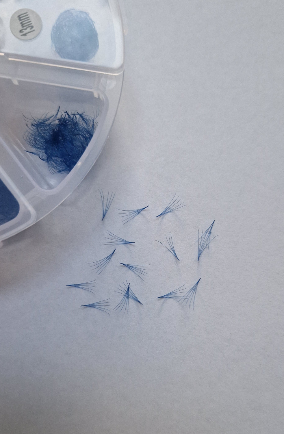 Bouquets prefaits bleu boîte mixte